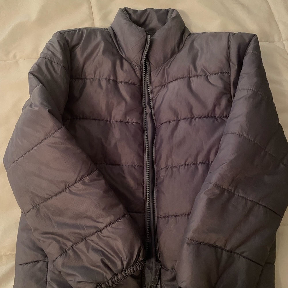 Children’s Place (Size 5-6) Silver/Gray Puffer jacket